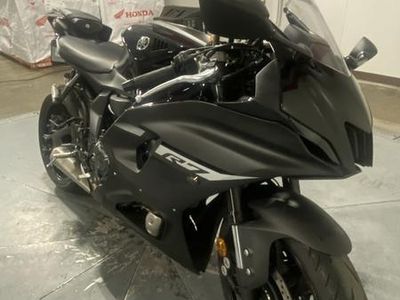 2024 Yamaha YZF-R7 - Photo 3