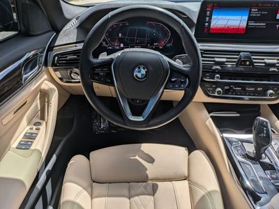 2021 BMW 5 Series - Photo 13
