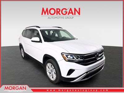 2023 Volkswagen Atlas 2.0T SE w/Technology in Pure White — front three-quarter view