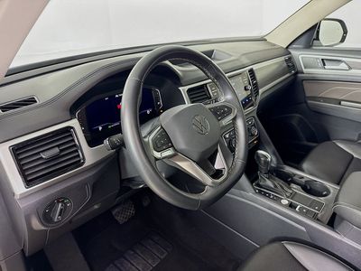 2023 Volkswagen Atlas — photo 7 view
