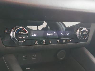 2023 Mitsubishi Outlander — photo 19 view