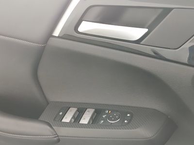 2023 Mitsubishi Outlander — photo 18 view