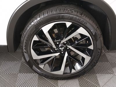 2023 Mitsubishi Outlander — photo 10 view