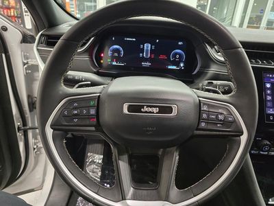 2023 Jeep Grand Cherokee — photo 17 view