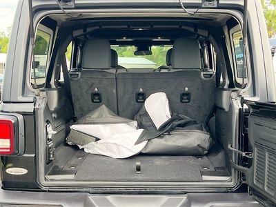 2025 Jeep Wrangler — photo 24 view