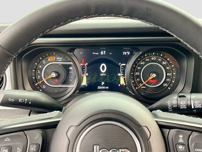 2025 Jeep Wrangler — photo 12 view