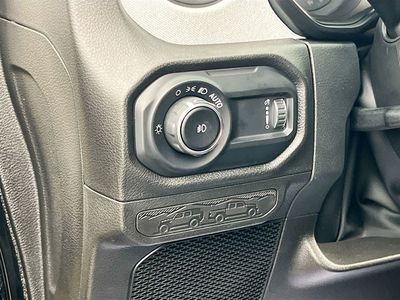 2025 Jeep Wrangler — photo 10 view