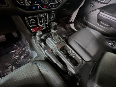 2025 Jeep Wrangler — photo 22 view