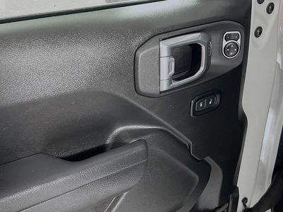 2025 Jeep Wrangler — photo 14 view
