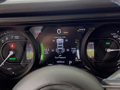 2025 Jeep Wrangler — photo 19 view