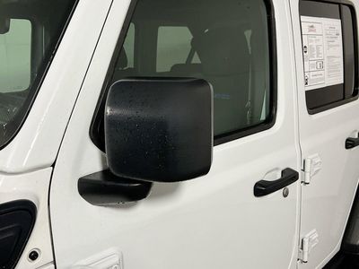 2025 Jeep Wrangler — photo 10 view