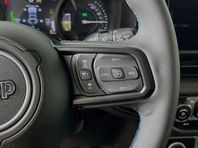 2025 Jeep Wrangler — photo 17 view
