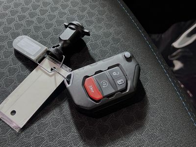 2025 Jeep Wrangler — photo 33 view