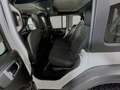 2025 Jeep Wrangler — photo 26 view