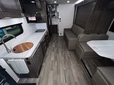 2025 Entegra QWEST SE - Photo 3