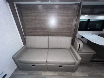 2025 Entegra QWEST SE - Photo 12