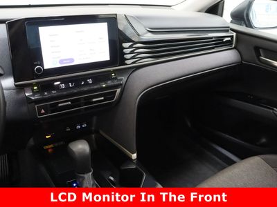 2025 Toyota Camry FWD - Photo 15