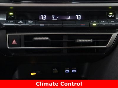 2025 Toyota Camry FWD - Photo 19