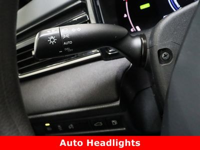 2025 Toyota Camry FWD - Photo 24