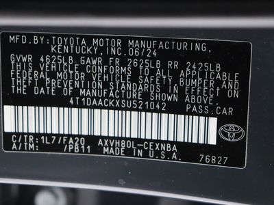 2025 Toyota Camry FWD - Photo 40