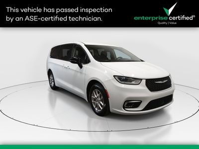 2024 Chrysler Pacifica Touring L FWD — front three-quarter view