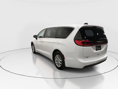 2024 Chrysler Pacifica — detail view