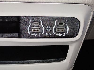 2024 Chrysler Pacifica — photo 19 view