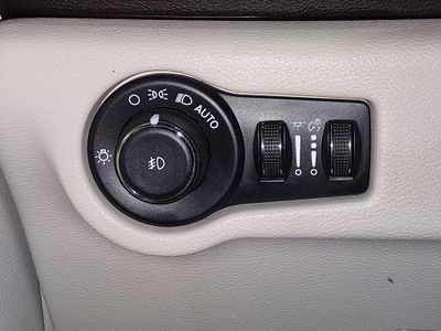 2024 Chrysler Pacifica — photo 13 view