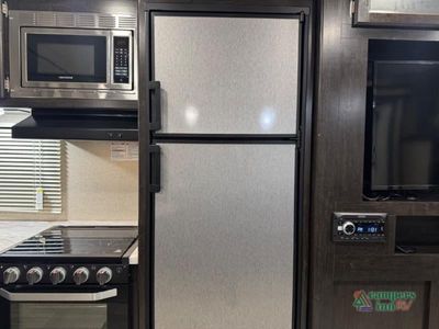 2021 Coachmen RV Spirit — photo 22 view