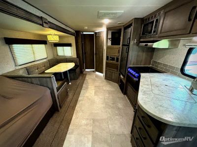 2020 Coachmen Apex Ultra-Lite — detail view