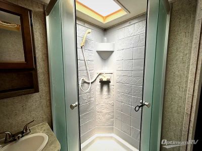 2020 Coachmen Apex Ultra-Lite — photo 11 view