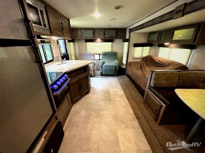 2020 Coachmen Apex Ultra-Lite — interior view