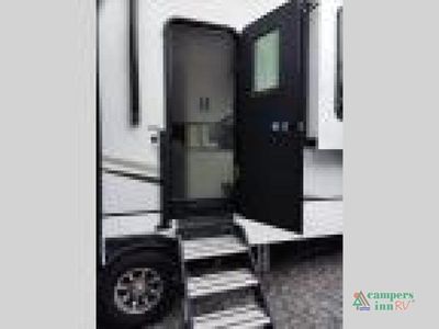 2025 Alliance RV Paradigm — photo 18 view