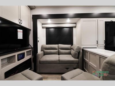 2026 Jayco Seismic - Photo 12