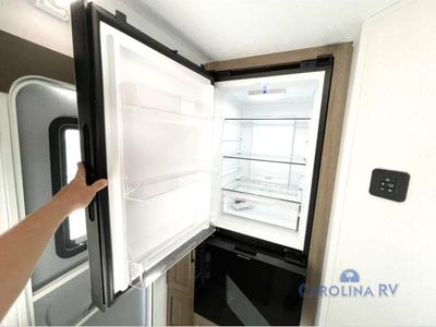 2026 Coachmen Freedom Express Select — photo 11 view