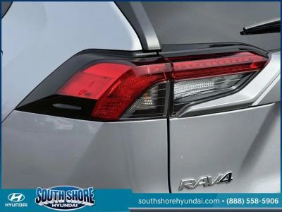 2021 Toyota RAV4 Hybrid - Photo 11