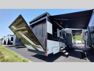 2025 Keystone RV Fuzion — photo 56 view