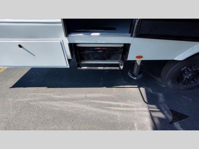 2025 Keystone RV Fuzion — photo 38 view