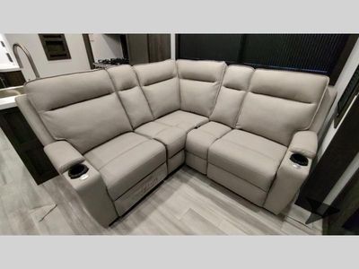 2025 Keystone RV Fuzion — photo 151 view
