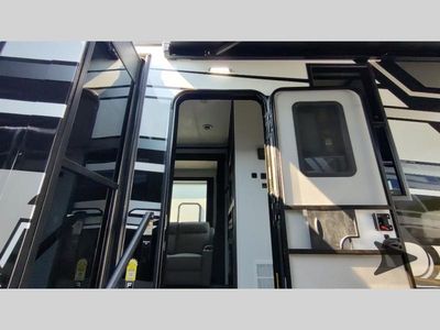 2025 Keystone RV Fuzion — photo 29 view