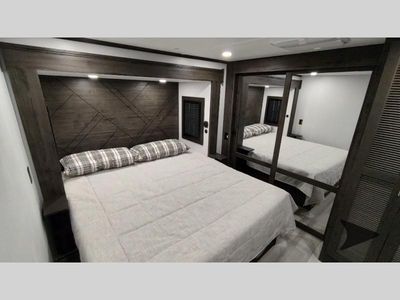 2025 Keystone RV Fuzion — photo 186 view