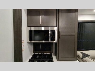 2025 Keystone RV Fuzion — photo 135 view