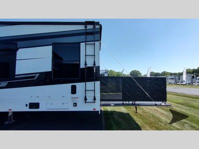 2025 Keystone RV Fuzion — photo 80 view