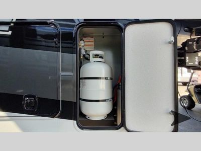 2025 Keystone RV Fuzion — photo 22 view