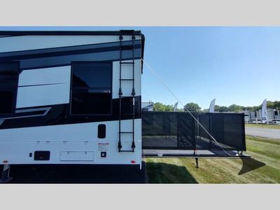 2025 Keystone RV Fuzion — photo 81 view