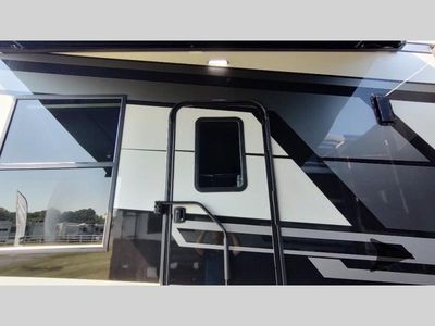 2025 Keystone RV Fuzion — photo 34 view