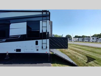 2025 Keystone RV Fuzion — photo 82 view