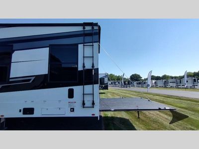 2025 Keystone RV Fuzion — photo 78 view