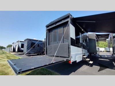 2025 Keystone RV Fuzion — photo 57 view