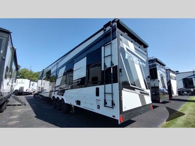 2025 Keystone RV Fuzion — photo 9 view